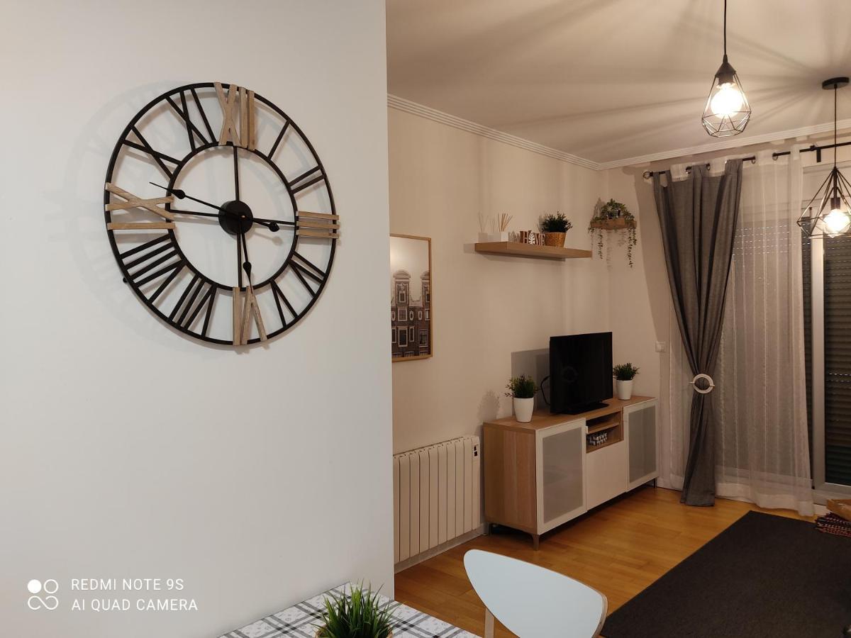 Aurine Apartment *